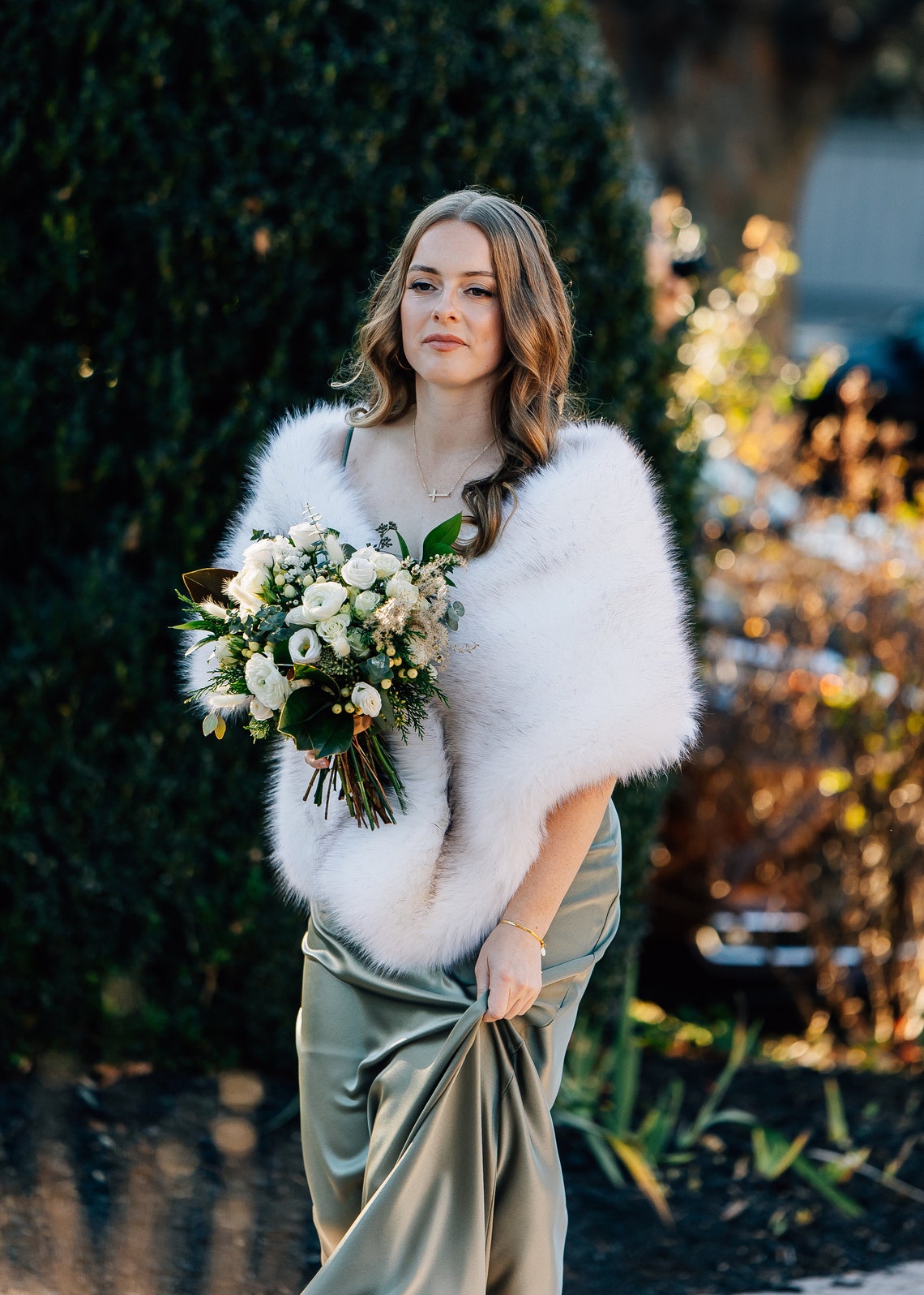 Stole Wedding Shawl - عاجي مع نصائح سوداء فو الفراء