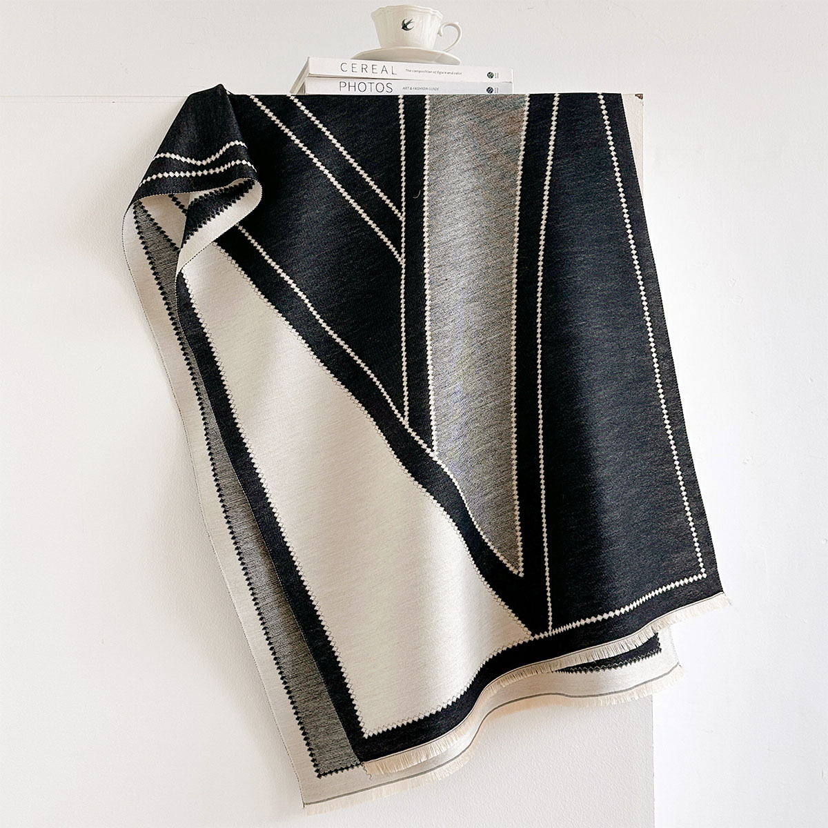 Pashmina Wrap Large - وشاح نسائي من الكشمير الصناعي مع
