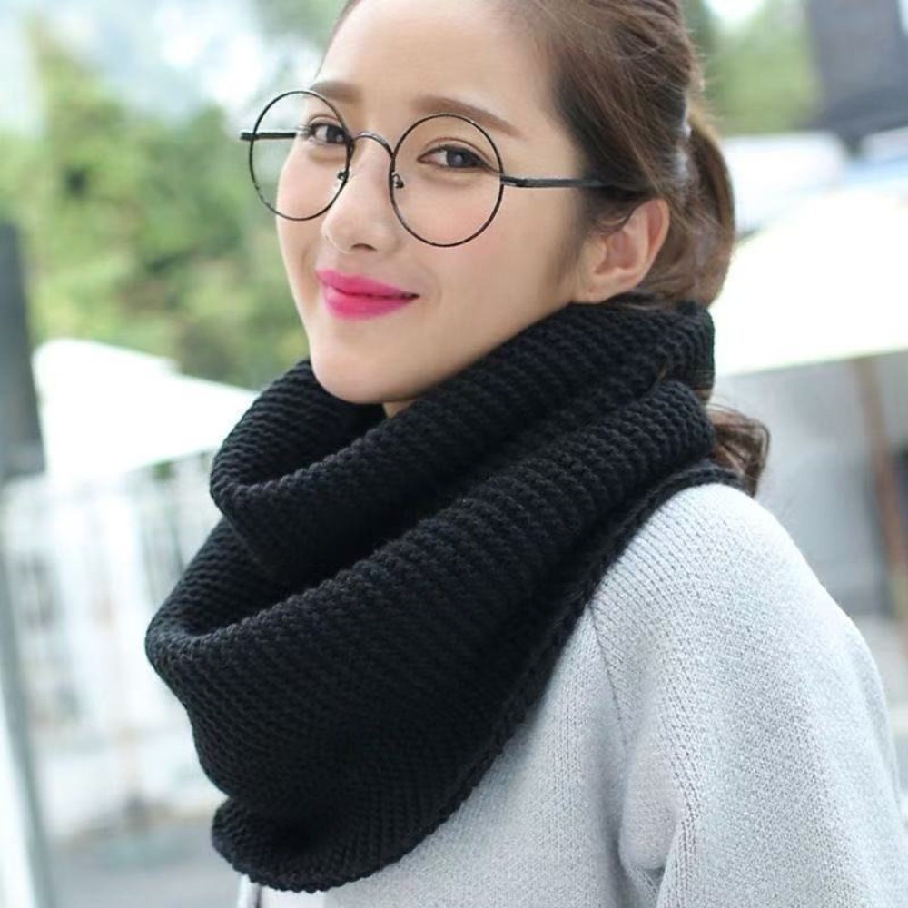 وشاح دافئ بلون موحد بتصميم حلق - مراجعة Infinity Scarf Knit وسعره