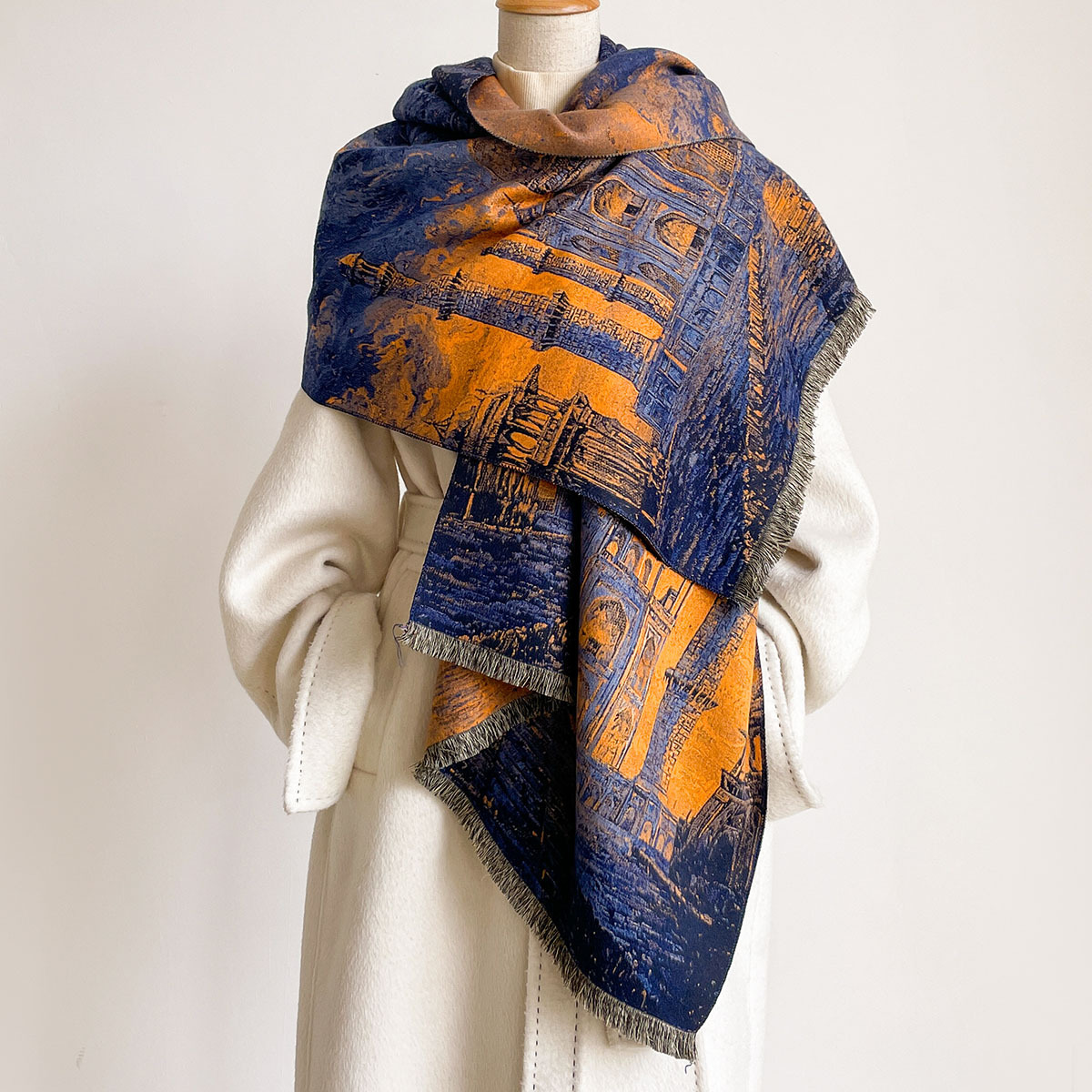 وشاح نسائي مزخرف بالشراشيب من  - مراجعة Pashmina Wrap Large وسعره